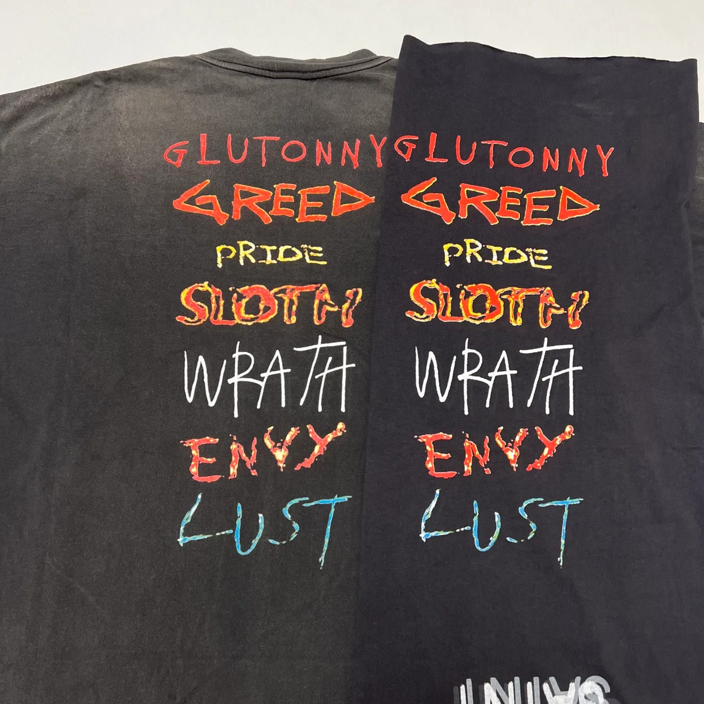 Comparison of printing proofs SAINT Mxxxxxx SEVEN DEADLY SS TEE/BLK Phantom SAINT Seven Deadly Sins Printed TEE Washed Black S-XL Look for cylindrical fabrics without side seams. Don’t buy open width fabrics anymore. It’s boring. Asut garments are dyed. The whole piece is sprayed with horse. Re-spray heavy fade. Collar and cuffs are frayed. Many hangings are worn. Accessories are complete. Customized original consistent main mark/wash mark/little angel anti-counterfeiting mark.